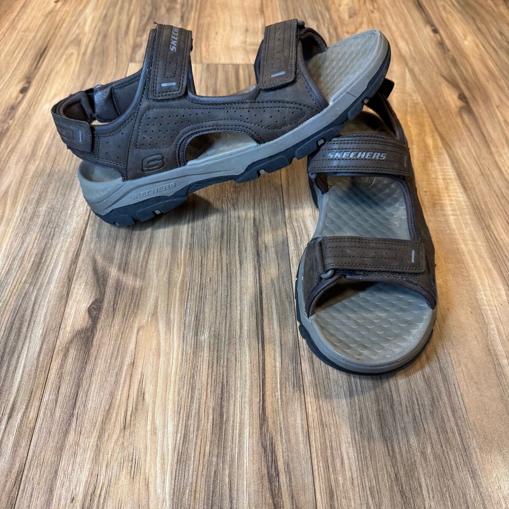 Skechers SN 204105 Brown Chocolate Hook & Loop Sandals Men’s Size 11 Great Cond
